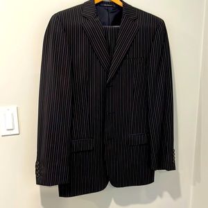 Men’s vintage pinstriped Gucci Suit. Excellent condition